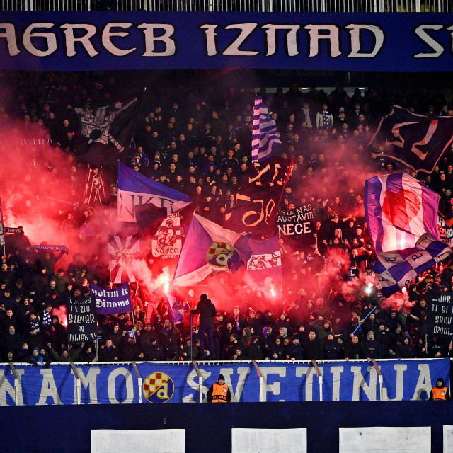 Bakljada navijača Dinama