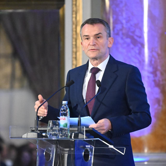 Ulažite isključivo preko registriranih pružatelja investicijskih usluga, poručila je u priopćenju Hrvatska agencija za nadzor financijskih usluga na čijem je čelu Ante Žigman.