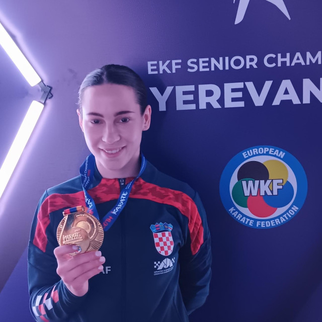Ema Sgardelli sa svojim drugim europskim zlatom