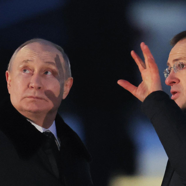 Vladimir Putin i njegov pregovarač Vladimir Medinski