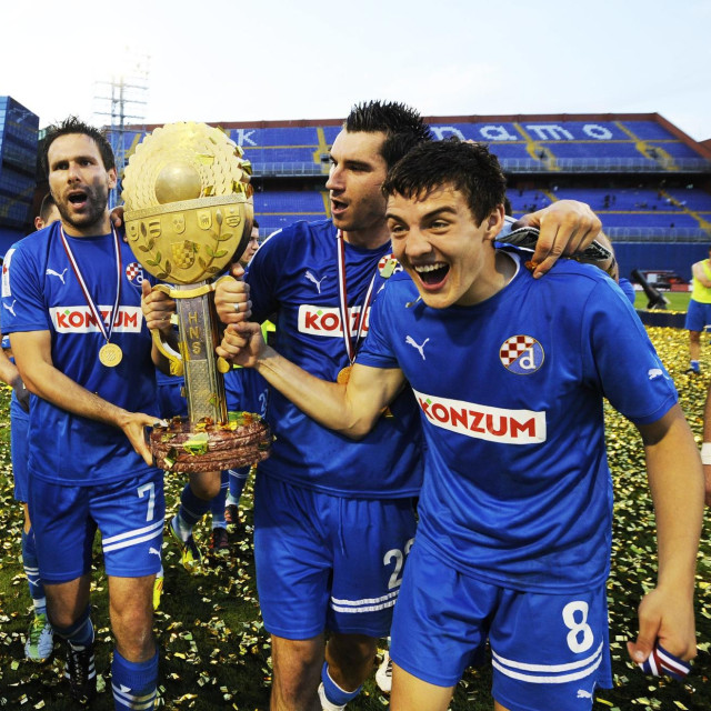 Josip Pivarić, Jerko Leko, Nikola Pokrivač i Mateo Kovačić slave trofej Hrvatskog kupa, 9. svibnja 2012.