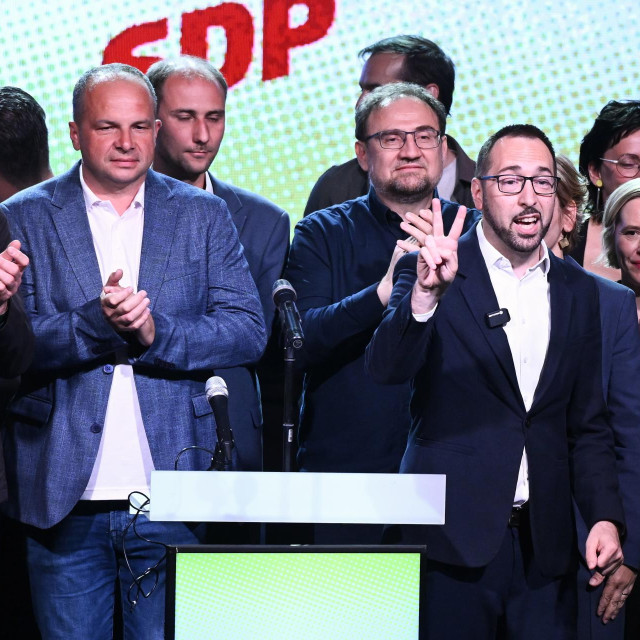 Siniša Hajdaš Dončić, Matej Mišić (drugi red), Teodor Celakoski (drugi red) i Tomislav Tomašević