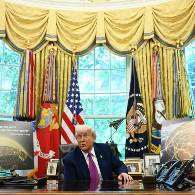 Trump tvrdi da će Zlatna kupola moći presresti neprijateljske projektile čak i u slučaju da budu lansirani s drugoga kraja svijeta