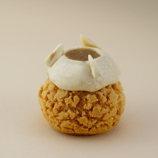 Choux au Cracquelin od lješnjaka