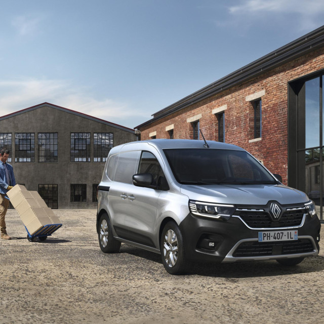 renault naslovna